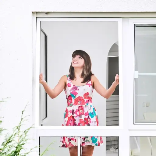 Insektenschutz - Einhängen des Spannrahmens