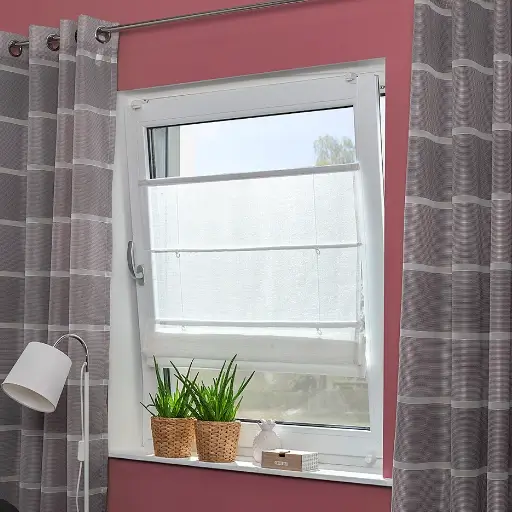 Raffrollo - Modell Tara am gekippten Fenster